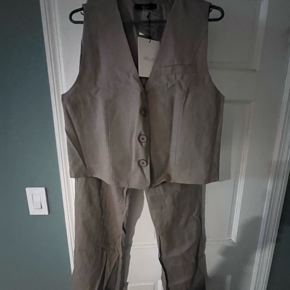 Deluc Women's Pants & Vest Set - Picture 1 of 9